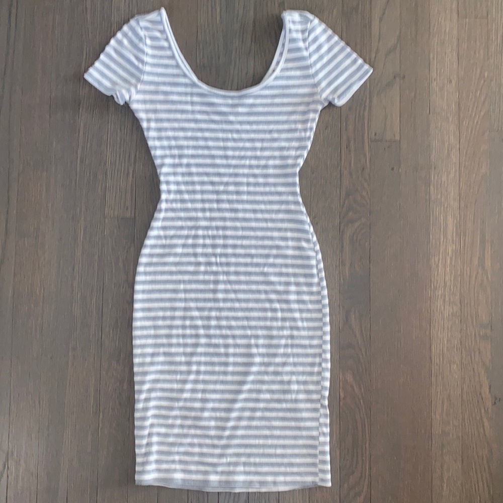 Charlotte Russe Grey and White Stretchy Dress-Midi Sz S